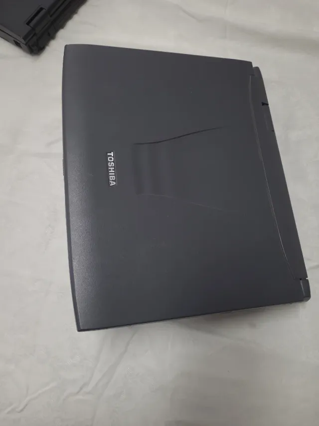 Ordenador Toshiha, funciona perfectamente,