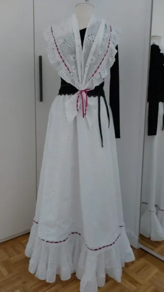 Conjunto Rociero Bordado perforado