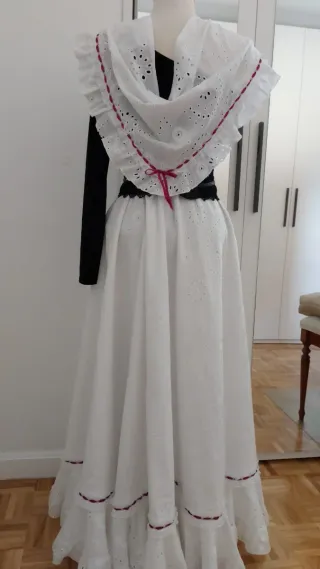 Conjunto Rociero Bordado perforado