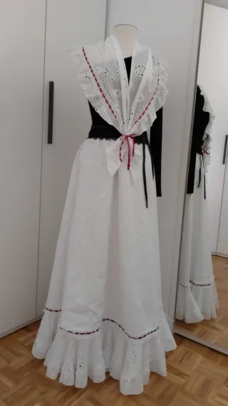 Conjunto Rociero Bordado perforado