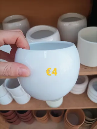 Vaso Ceramica Bianca 4-5€ Cadauno