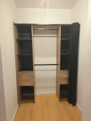 Armario vestidor abierto