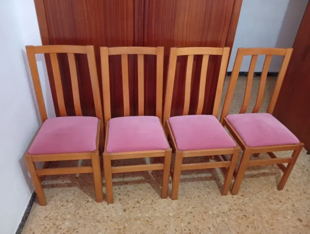 Vendo cuatro sillas de comedor