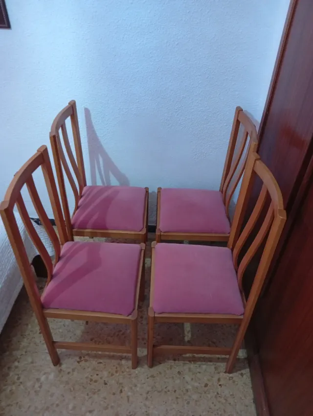 Vendo cuatro sillas de comedor