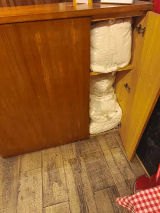 Mueble para recepción de madera