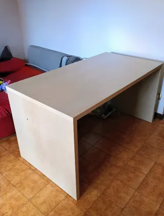 Scrivania IKEA legno chiaro