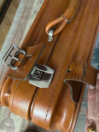 Maleta vintage de cuero marrón