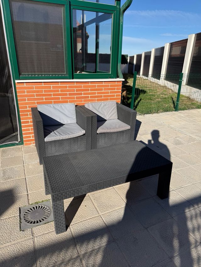 Conjunto sofá de exterior mesa y sillones