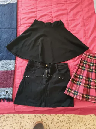 Falda de cuadros roja y negra