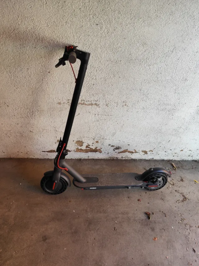 Bicicleta Eléctrica Roja i patinete eléctrico