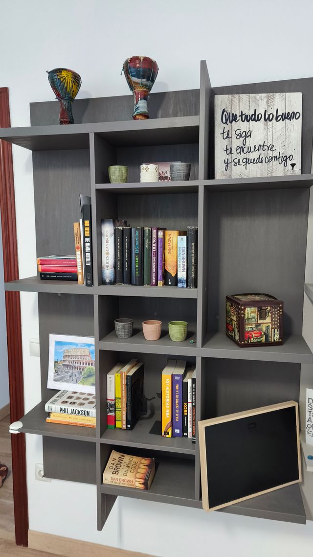 Scaffalature murali in pannello di legno