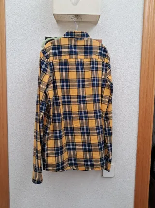 Camisa de cuadros amarilla y azul chicho