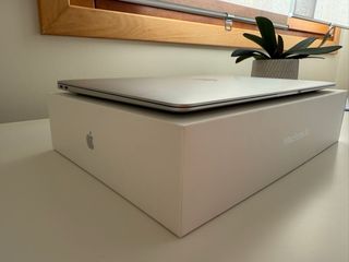 MacBook Air 13” i5 8GB 256GB Plata