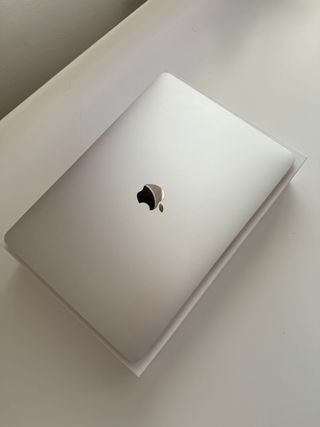 MacBook Air 13” i5 8GB 256GB Plata