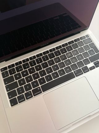 MacBook Air 13” i5 8GB 256GB Plata