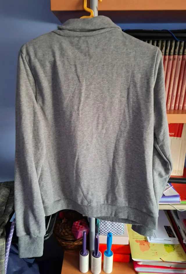 Felpa con collo perkins grigio