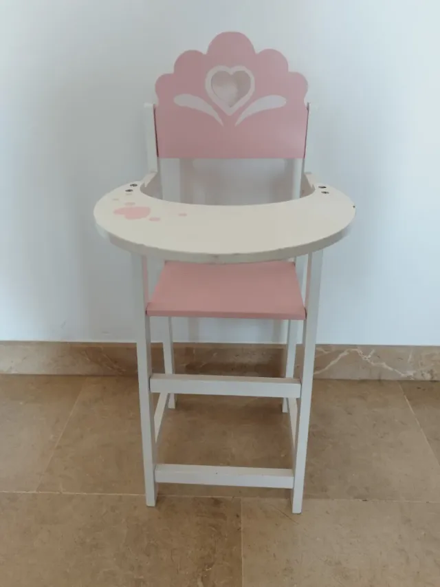 Trona de madera para muñeca