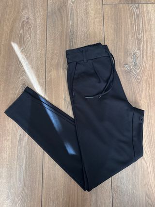 Pantalón de vestir negro de pinza