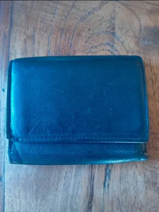 Monedero de Piel DKNY con su Caja