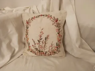 Pareja cojines decorativos bordados florales