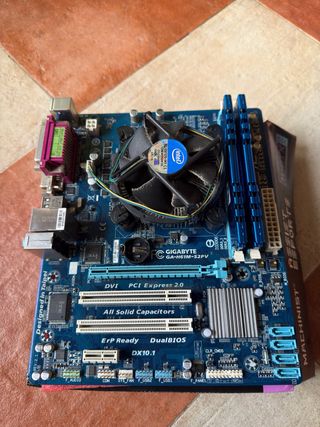 Placa Base Gigabyte GA-H61M-S2PV + CPU i3 + 16GB D
