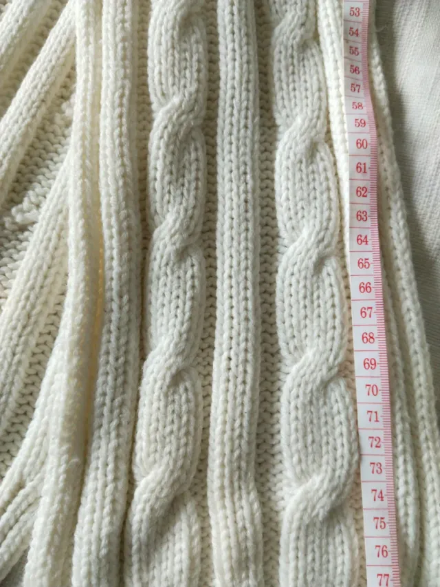 Bufanda de punto trenzado color crudo