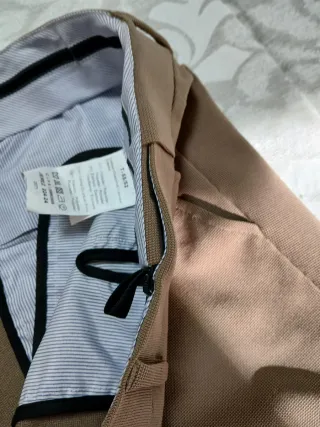 Traje marrón hombre