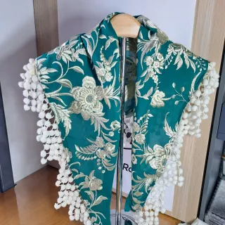 Mantón Flamenca Madroños Oro y Verde