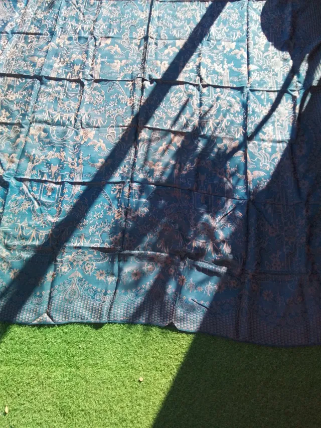 Colcha antigua de seda