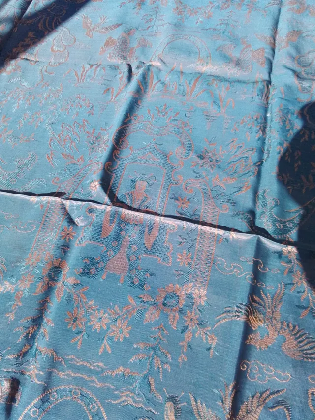 Colcha antigua de seda