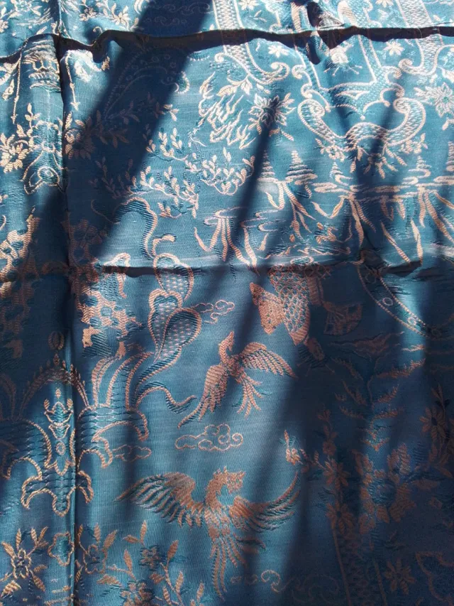 Colcha antigua de seda