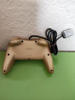 Mando Pro Oficial Dorado Wii