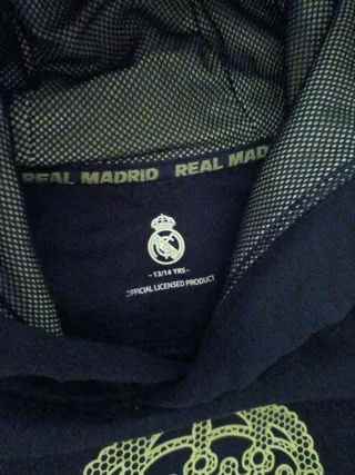 Sudadera Real Madrid Negra y Dorada con capucha.
