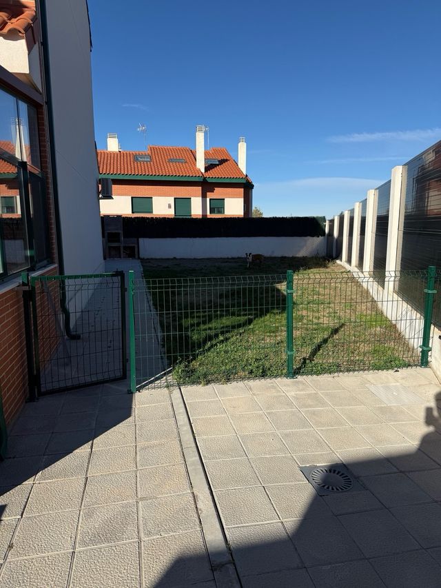 Valla Hércules con puerta metálica