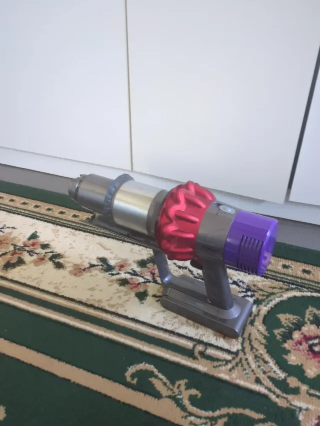 Dyson V10 Aspirapolvere Senza Fili