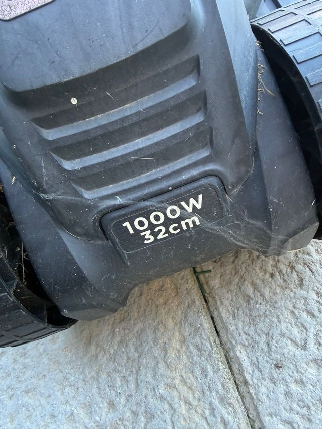 Cortacésped Eléctrico Black+Decker 1000W