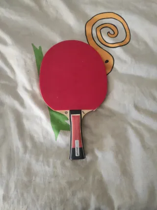 Pala de ping pong roja