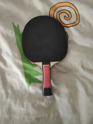 Pala de ping pong roja