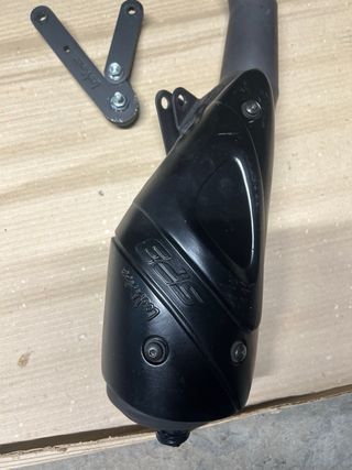 Tubo de escape LeoVince para minarelli horizontal