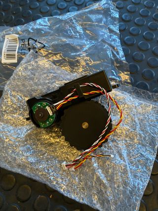 Rueda izquierda Conga 3090