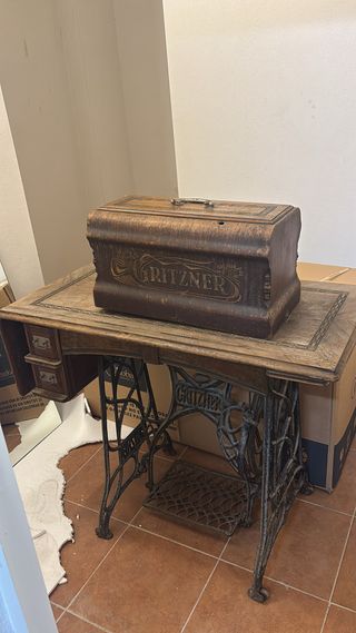 Máquina de coser Gritzner antigua