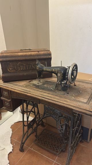 Máquina de coser Gritzner antigua