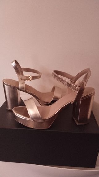 Sandalias doradas tacón plataforma