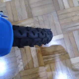 Bicicleta infantil con ruedines