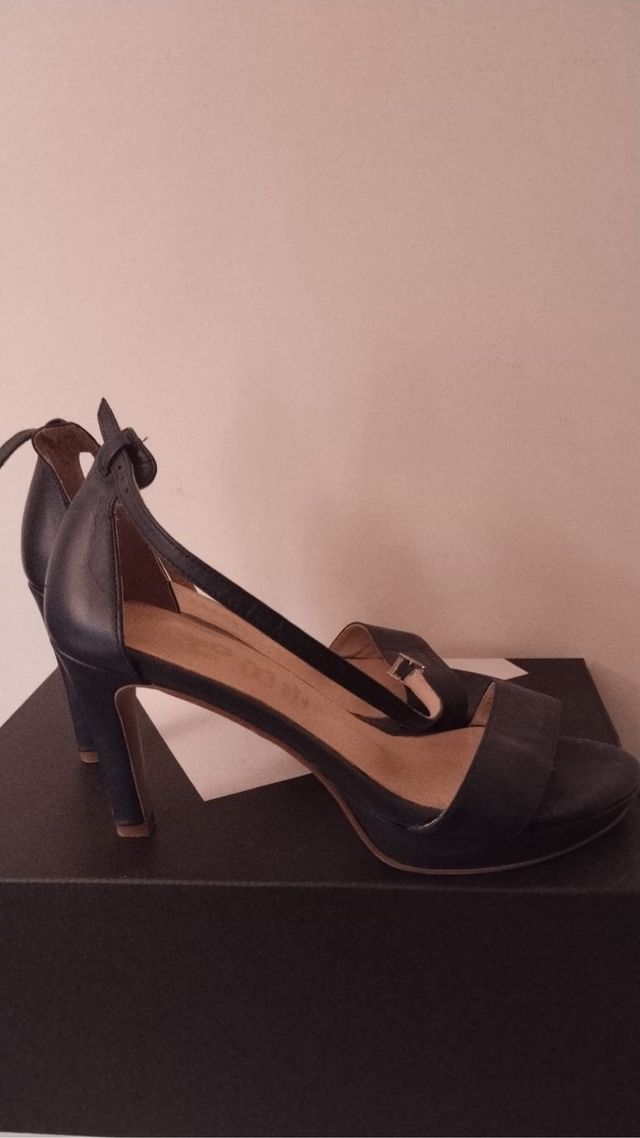 Zapatos de tacón azul