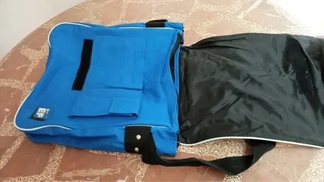 Bandolera azul y blanca