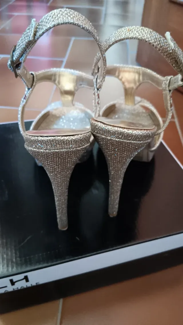 Sandalias fiesta doradas tacón talla 39