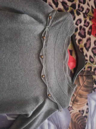 Vestitino grigio con scollo Bardot