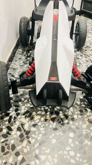 Kartin  a pedales eléctrico para niños s