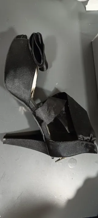 zapatos de tacón negros para mujer